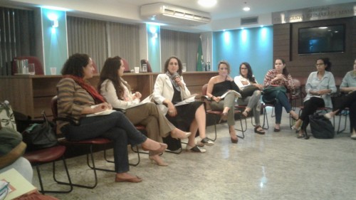 Maria Gabriela Peixoto, Soraia Mendes e Luciana Boiteux compõem o debate, coordenado pela defensora pública Patrícia Magno.